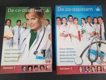 2 x dvd box   de Co-Assistent  seizoen 1 & 2 beschikbaar voor biedingen
