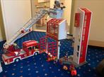 Playmobil brandweerkazerne met ladderauto en werkende sirene, Kinderen en Baby's, Speelgoed | Playmobil, Zo goed als nieuw, Ophalen