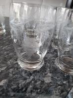 Glasservies met geslepen druiven trosjes, Antiek en Kunst, Antiek | Glas en Kristal, Ophalen of Verzenden