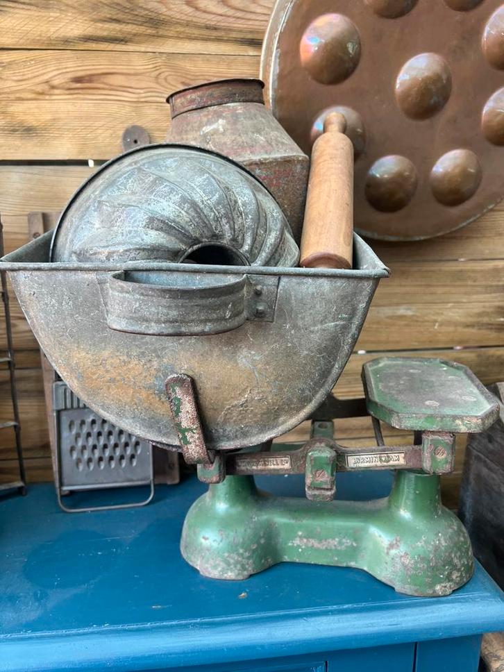 Oude Engelse groene weegschaal met schaal  Birmingham, Antiek en Kunst, Antiek | Keukenbenodigdheden, Ophalen