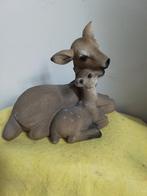 13558) beeldje  hert met jonkie   20x15cm, Verzamelen, Beelden en Beeldjes, Ophalen of Verzenden, Zo goed als nieuw, Dier