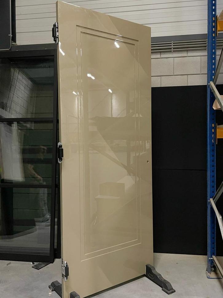 Klassiek gelakte deur beige / wit STOMP, Doe-het-zelf en Verbouw, Deuren en Horren, Nieuw, Binnendeur, 215 cm of meer, 80 tot 100 cm