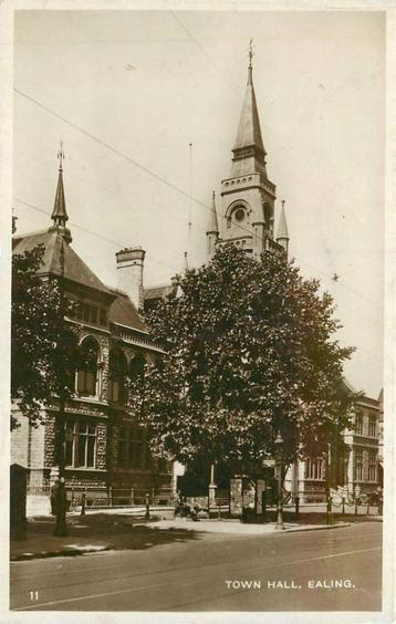 (381-266-017) Ealing Town Hall beschikbaar voor biedingen