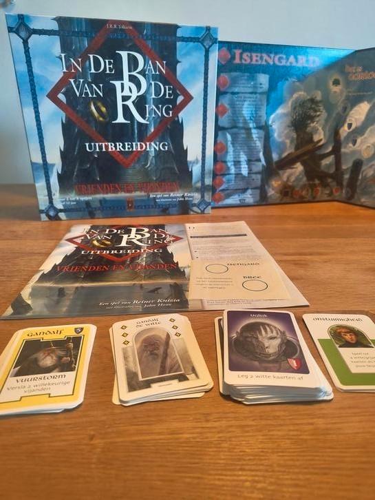 Vrienden en Vijanden - in de ban van de ring, Hobby en Vrije tijd, Gezelschapsspellen | Bordspellen, Zo goed als nieuw, Drie of vier spelers