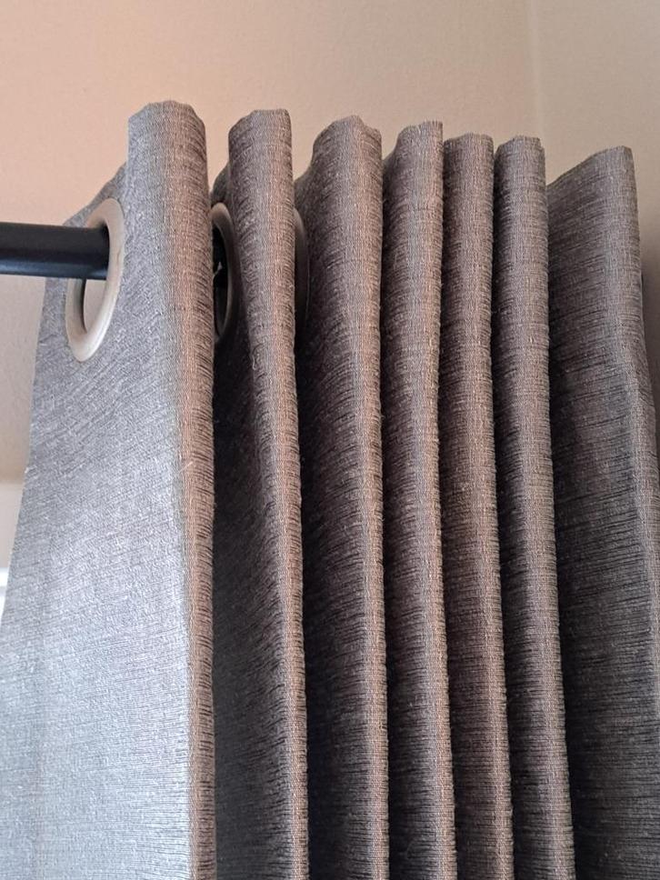 Bruin Grijze Gordijnen met Zilverkleurige Zeilringen, Huis en Inrichting, Stoffering | Gordijnen en Lamellen, Zo goed als nieuw