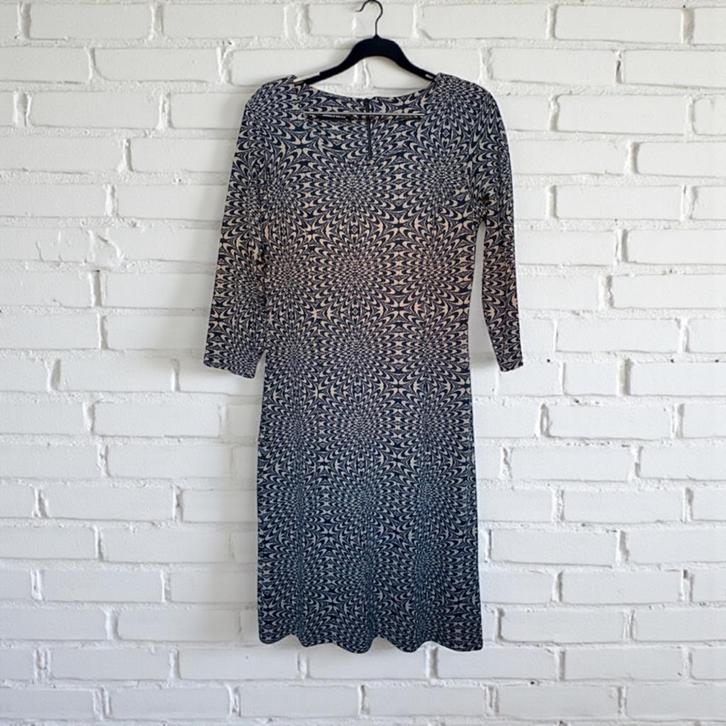 Angelle Milan Jurk Maat M Grijs Blauw Retro Patroon, Kleding | Dames, Jurken, Zo goed als nieuw, Maat 38/40 (M), Blauw, Knielengte