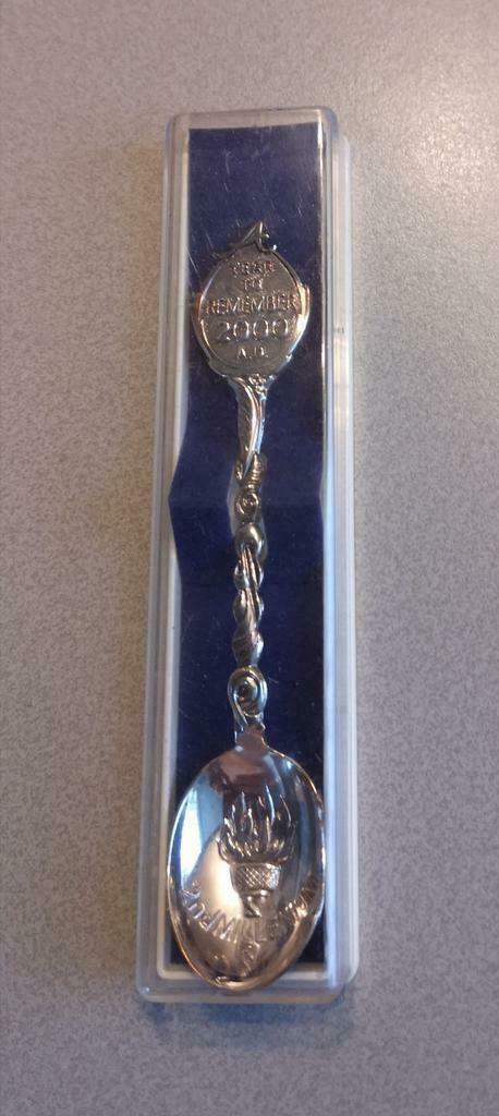 Year to remember 2000 A.D. - verzilverde theelepel 90, Antiek en Kunst, Curiosa en Brocante, Ophalen of Verzenden