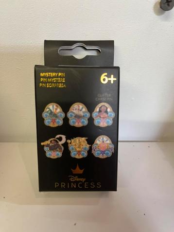 Loungefly mystery pin beschikbaar voor biedingen