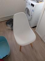 2x Witte Eetkamerstoel - Modern Design, Wit, Zo goed als nieuw, Ophalen, Hout
