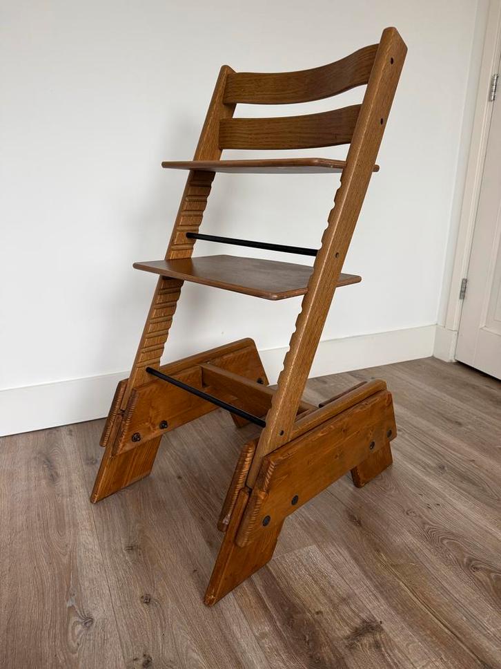 Tripp Trapp Stoelverhoger Oak Brown Jack-Up stoel verhoger, Kinderen en Baby's, Kinderkamer | Tafels en Stoelen, Gebruikt, Stoel(en)