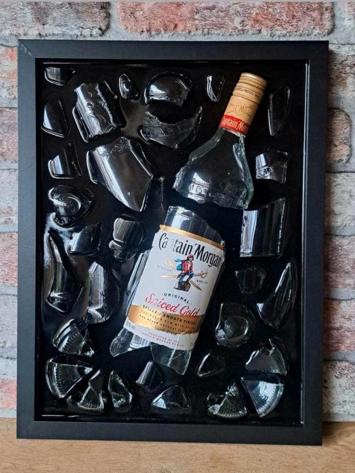 Captain Morgan fles verwerkt in een lijst met Epoxy, Antiek en Kunst, Kunst | Schilderijen | Modern, Ophalen of Verzenden