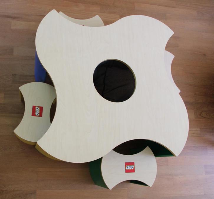 Originele LEGO tafel met 4 krukjes, Kinderen en Baby's, Speelgoed | Duplo en Lego, Gebruikt, Lego, Losse stenen, Ophalen