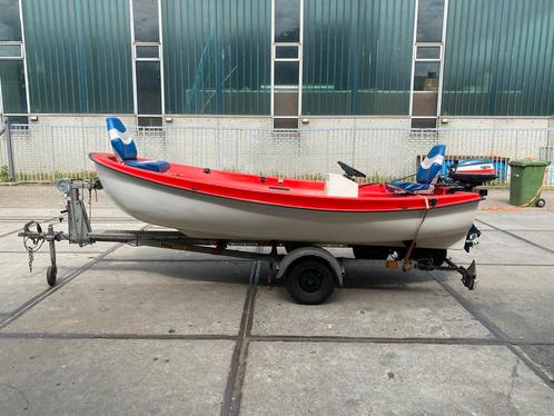 Visboot incl trailer, Watersport en Boten, Vis- en Consoleboten, Zo goed als nieuw, Tot 10 pk, 3 tot 6 meter, Benzine, Buitenboordmotor