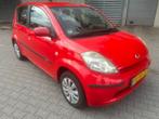 Daihatsu Sirion 1.0 51KW 2007 Rood, Auto's, Daihatsu, Voorwielaandrijving, 750 kg, Handgeschakeld, 3 cilinders
