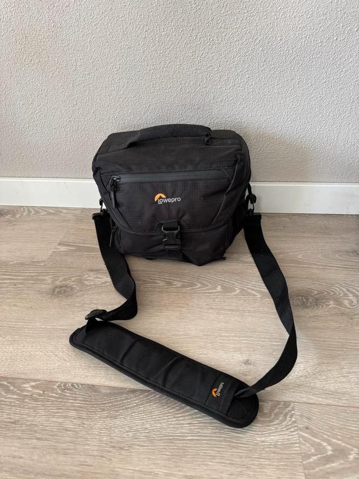 Lowepro Cameratas nova 180 AW2, Audio, Tv en Foto, Fotografie | Fototassen, Gebruikt, Schoudertas, Lowepro, Ophalen of Verzenden