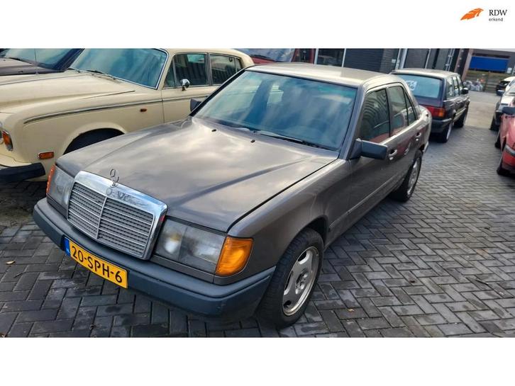 Mercedes-Benz 200-500 (W124) 4drs 230e 4-bak, Auto's, Oldtimers, Bedrijf, Te koop, Centrale vergrendeling, Elektrische ramen, Metallic lak