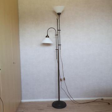 Vintage - Vloerlamp - Dubbele Lamp - Berliner - Opaline Glas beschikbaar voor biedingen