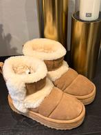 Uggs chestnut chillapeak maat 40, Ophalen of Verzenden, Zo goed als nieuw, Jongetje of Meisje, Schoentjes