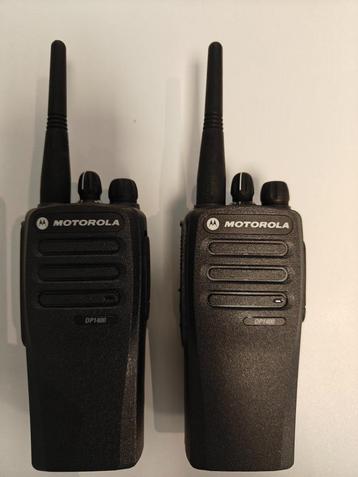 2x Motorola DP1400 UHF DMR 5Watt Portofoons met laders ZGAN beschikbaar voor biedingen