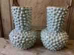 NIEUW mooie dots vazen met parelmoer glans, Overige kleuren, Aardewerk of Porselein, Nieuw, Ophalen of Verzenden