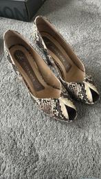 Pumps. Slang. Beige mt 39, Kleding | Dames, Schoenen, Ophalen of Verzenden, Zo goed als nieuw, Beige