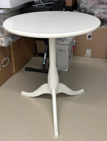 Tafel beschikbaar voor biedingen