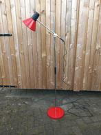 Rode Italiaanse vintage vloerlamp, 100 tot 150 cm, Gebruikt, Ophalen of Verzenden, Metaal