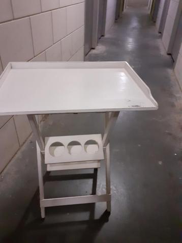 White wash Sidetable beschikbaar voor biedingen