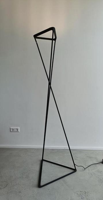 Luceplan Tango vloerlamp beschikbaar voor biedingen