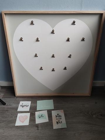 Leuk memobord met hart beschikbaar voor biedingen