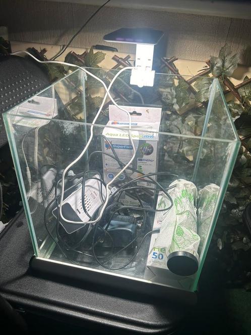 25 Liter aquarium set, Dieren en Toebehoren, Vissen | Aquaria en Toebehoren, Zo goed als nieuw, Leeg aquarium, Ophalen