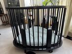 Leuke Zwarte baby box diameter 103cm met boxkleed omkeerbaar, Kinderen en Baby's, Boxen, Ophalen, Gebruikt, Driehoekig, In hoogte verstelbaar