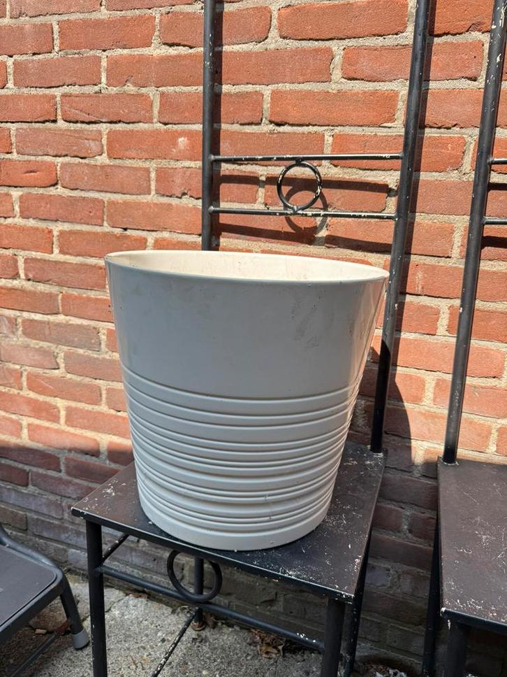 Ikea Muskot Bloempot 36cm 3 stuks, 1 mét mooie kentia palm, Tuin en Terras, Bloempotten, Zo goed als nieuw, Aardewerk, Minder dan 40 cm