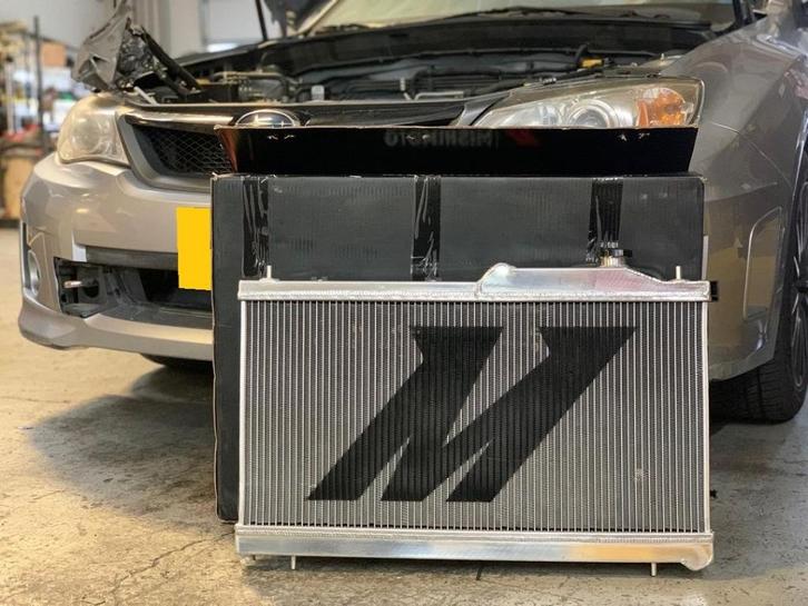 Mishimoto performance radiator Subaru Impreza STi WRX 08-22, Auto diversen, Tuning en Styling, Ophalen of Verzenden
