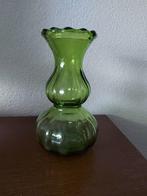 vintage retro vaas in groen glas, Huis en Inrichting, Woonaccessoires | Vazen, Ophalen, Minder dan 50 cm, Groen, Glas