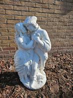 Betonnen tuinbeeld stelletje., Ophalen