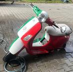 Vespa frame met papieren en nummers  wokvrij! Niet Rot, Fietsen en Brommers, Brommeronderdelen | Scooters, Ophalen, Gebruikt, Frame