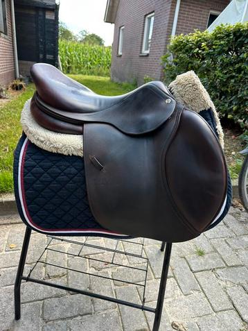 CWD springzadel beschikbaar voor biedingen
