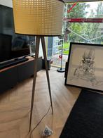 Zuiver Tripod Vloerlamp Rotan Donkerbruin zgan!, Huis en Inrichting, Ophalen, Zo goed als nieuw, Hout, 150 tot 200 cm