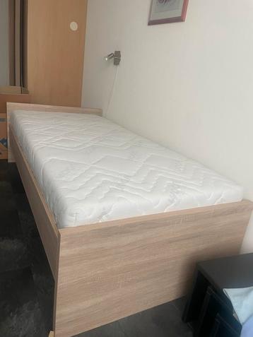 Eenpersoonsbed 90x200 cm met matras beschikbaar voor biedingen