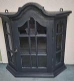 Karakteristieke Houten Vitrinekast (Wandmodel) – Zwart, Huis en Inrichting, Kasten | Vitrinekasten, Gebruikt, Eikenhout, Minder dan 25 cm