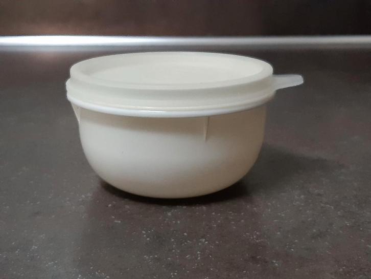 Tupperware vintage mini mixer voorraad bewaar kom wit, Huis en Inrichting, Keuken | Tupperware, Schaal, Wit, Ophalen of Verzenden