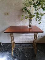 Tafel van onderstel Singer naaimachine, Ophalen