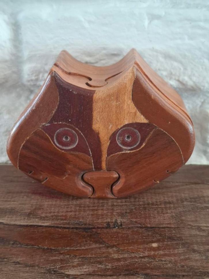 Houtsnijwerk puzzel doosje. Puzzle box. Kat. 12x8x5 cm., Antiek en Kunst, Kunst | Beelden en Houtsnijwerken, Ophalen of Verzenden