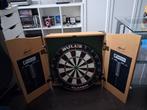 Dartbord met kast., Ophalen, Zo goed als nieuw, Dartbord met pijlen