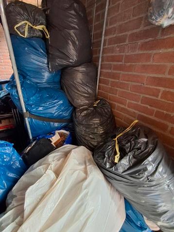 Nieuwe voorraad kleding tweedehands laatste 22 zakken €150,- beschikbaar voor biedingen
