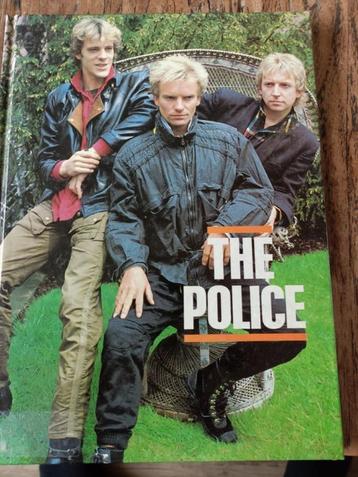 POLICE Foto en Nederlandstalig boek beschikbaar voor biedingen