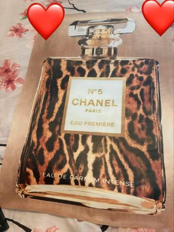 Nieuwe chanel poster. beschikbaar voor biedingen