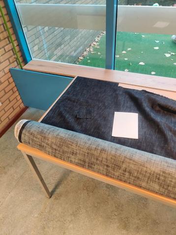 Donkerblauw denim / spijkerstof – stevige kwaliteit, verkoop beschikbaar voor biedingen