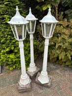 3 witte, gietijzeren tuinlantaarns gebruikt., Tuin en Terras, Buitenverlichting, Gebruikt, Staande lamp, Ophalen of Verzenden